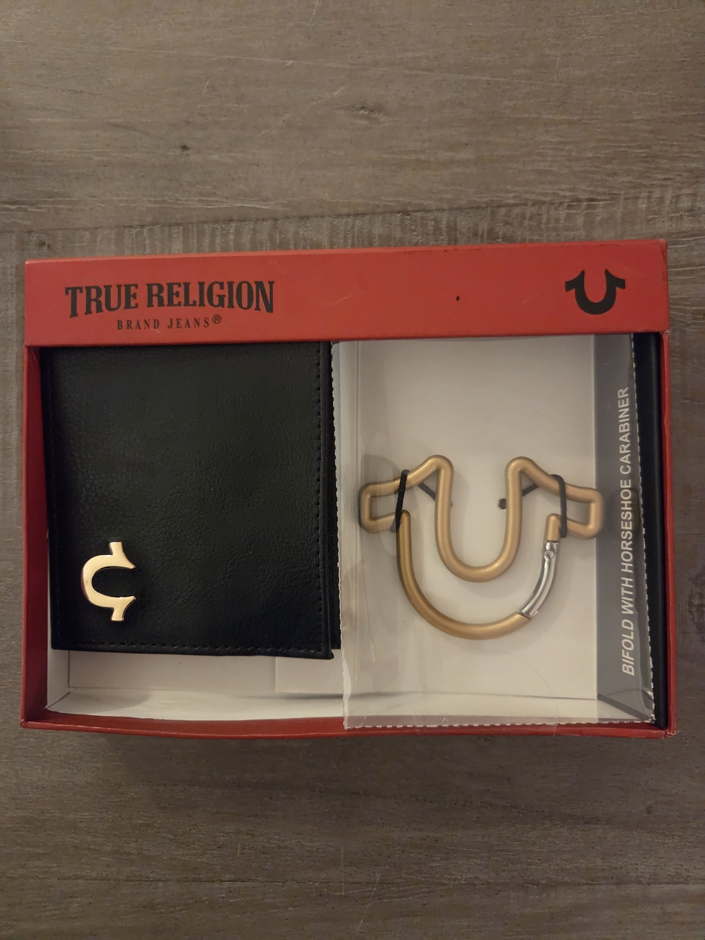 True Religion Men's Wallet/Bifold with  Carabiner/Keyring